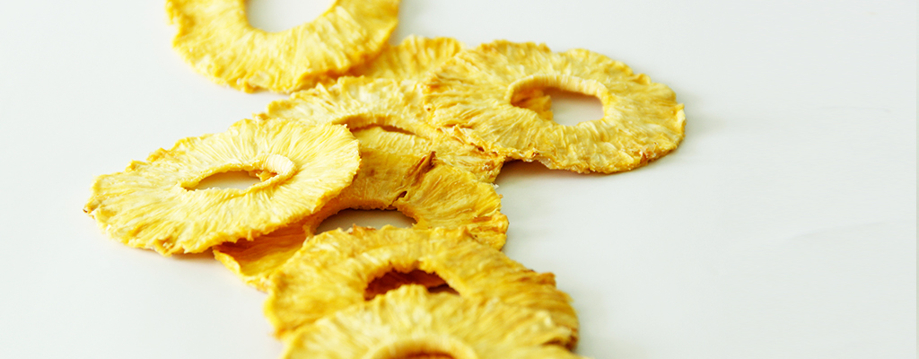 Organic dried pineapple and healthy recipes